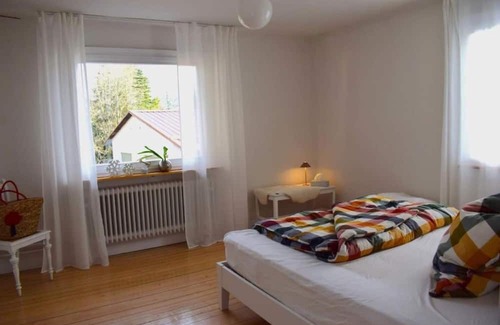 Friedenweiler Apartamento | Apartment 'Obergeschoss' with Lake View, Shared Terrace and Wi-Fi