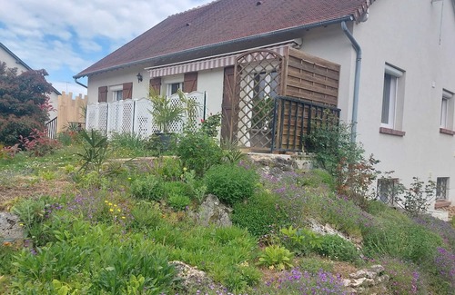 Saint-Gervais-la-Foret Casa | Homerez - House for 4 ppl. with garden and terrace at Saint-Gervais-la-Forêt