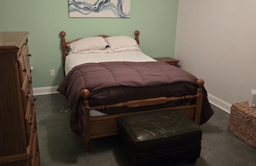 Gulfport Casa | 5 bedroom 3 full baths 6 miles from the beach.