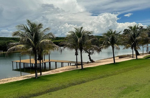 Delfinopolis Cabaña | Comfortable house with swimming pool overlooking the dam.