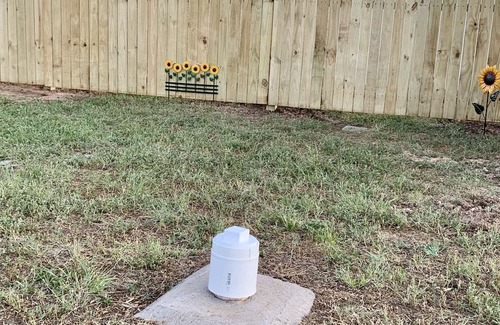 Ballinger Alquiler De RV | RV Hookup: 30 or 50 amp with sewer access for waste disposal.