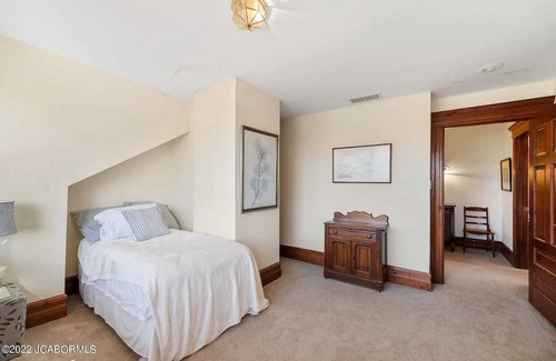 Fulton Casa | This edifice is stunning, historic and absolutely in a cool state . It has pool.