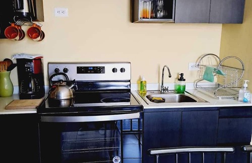 Zona 1 Apartamento | Comodidad en zona 1, dos habitaciones y un parqueo.