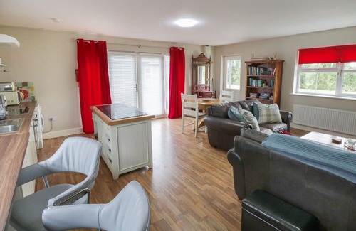 Jamestown Cabaña | KILCLARE LODGE, character holiday cottage in Kilclare, County Leitrim