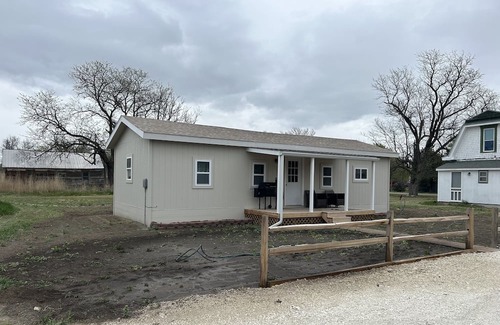Alton Casa | Newly built getaway in a small country town