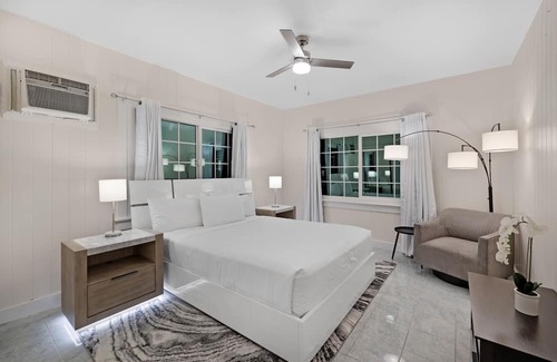 McCully - Moiliili Casa | Charming 4BR/2BA Hawaii House - Ideal for Families, Close to Attractions
