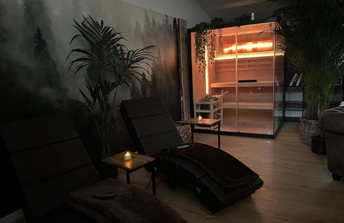 Ahlen Apartamento | Luxuriöse Wellness Suite mit Whirlpool und Sauna