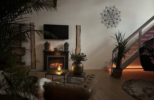 Ahlen Apartamento | Luxuriöse Wellness Suite mit Whirlpool und Sauna