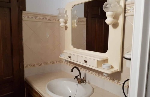Jimena de la Frontera Casa | Holiday Home 'Casa Paco' with Mountain View, Private Pool and Wi-Fi