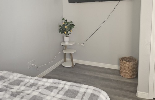 Greenacres Apartamento | LOCATION!! Few minutes away River Park and shopping center