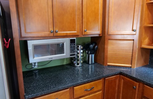 Hesperia Cabina | White River Trout House Hesperia MI Riverfront Cabin