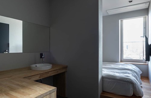 Nagaokakyo Casa | Hollywood twin shower room Standard plan with bre / Nagaokakyo Kyōto