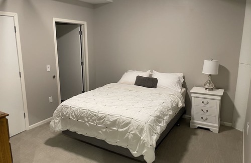 Downtown St. Paul Apartamento | Downtown Furnished 2BR, 2BA Apt 103 by R7 Lofts