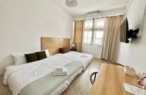 Pom Prap Sattru Phai Casa | Sabay Home