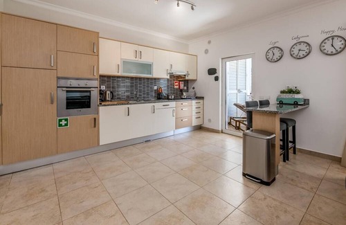 Lagos Apartamento | Apt. Ancora Garden, 2 bed with communal pool and near the beach