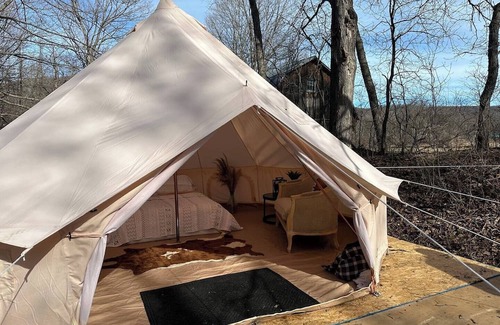 Andover Alquiler De RV | Creekside Yurt