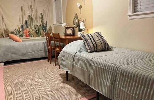 Wrightwood Neighbors Condominio | 7B/3BA Private Unit in Lincoln Park near Wrigley