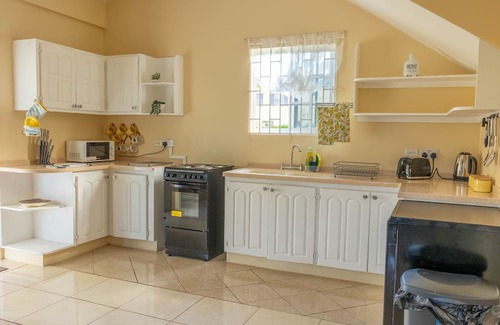 Kingstown Casa | Pierocks Highgate Entire house Free Parking and WI-FI