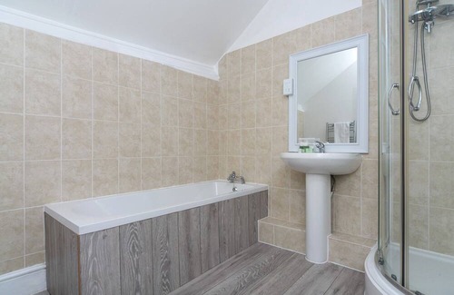 Rhiwbryfdir Casa | Edwardian End Terrace Property | Pass the Keys