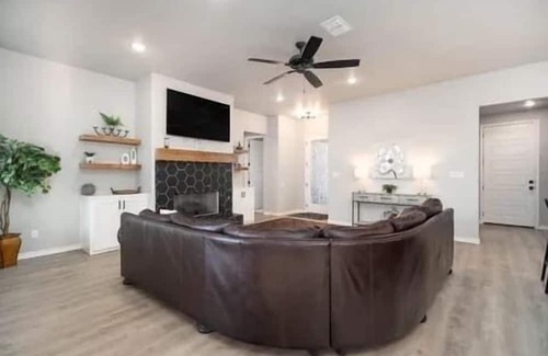 Lubbock Casa | Modern Uptown - 4BR/2BA - New Construction