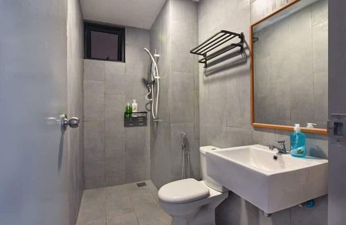 Taman Pertama Apartamento | A Cozy 3BR Apt Near Sunway Velocity, FREE Parking