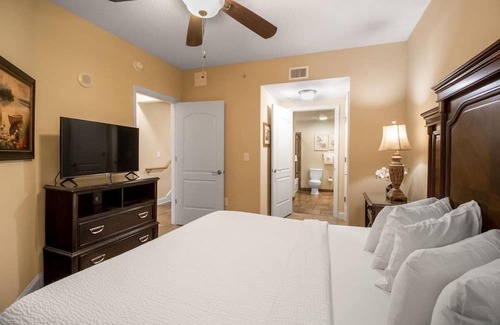 Windy Hill Condominio | 12th Floor Oasis: Luxurious One-Bedroom Condo with Stunning Ocean Views