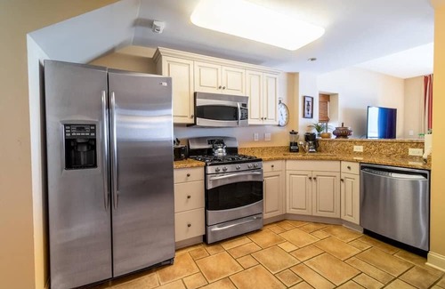 Windy Hill Condominio | 10th Floor Retreat: Oceanfront One-Bedroom Condo with Spectacular View