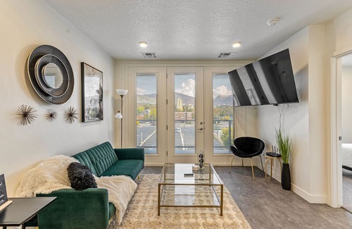 Lower Avenues Apartamento | Views/TOP Floor/1BED Apartment/GYM/GARAGE Parking