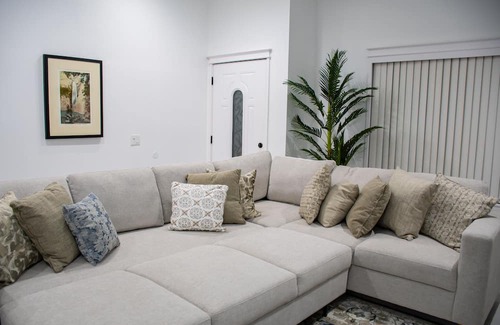 Indio Casa | Coachella Poolside Paradise, accommodates up to 10 guest