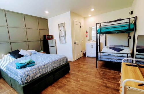 Winslow Casa | Bigfoot Hideout -Hotel amenities with a social vibe! Wendigo room #6
