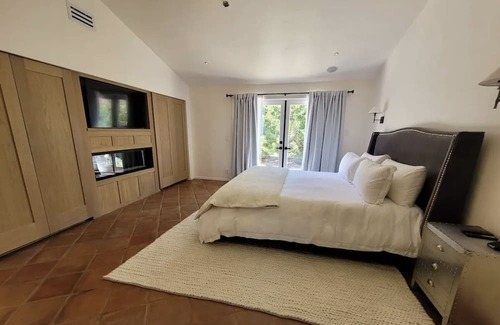 Santa Barbara Casa | Luxury beach stay- pool, spa, private beach