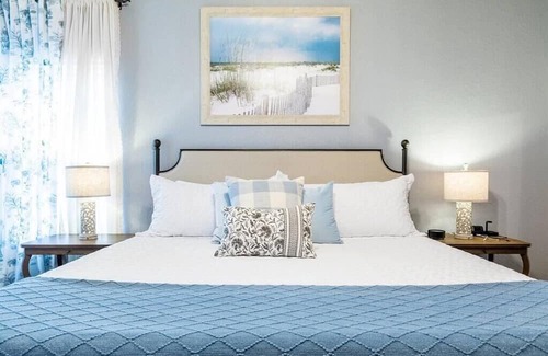 Cibolo Casa | Serene Views~Ideal For Long Stays~Heated Pool