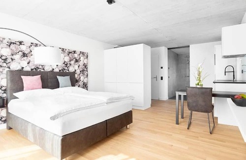 Berg Apartamento | Livisit Bergpartment 36 - Doppelbettzimmer 27 qm - mit Küchenzeile und Bad