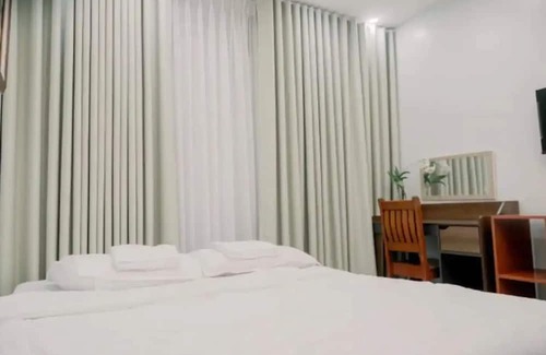 Caloocan Apartamento | Charming 3 bedroom boutique, bathtub, 180sq.meters