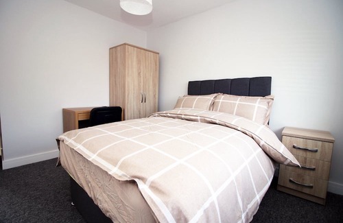 Cribbs Causeway Casa | Cohost Partners, Monthly/Weekly discounts