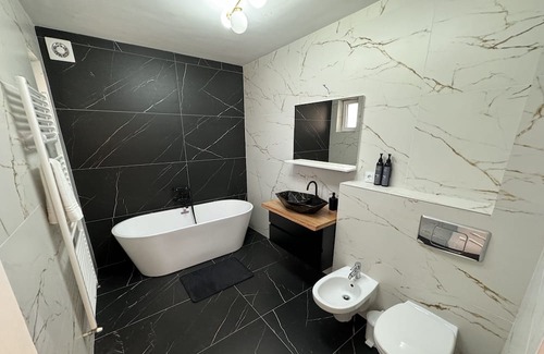 Bistrita Apartamento | Private building - Apartment - spacious and newly renovated