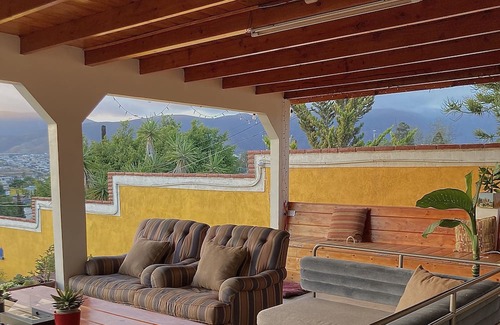 Maestros Casa | Stunning Home with Terrance Retreat and Breathtaking Views - Beach/Vineyards