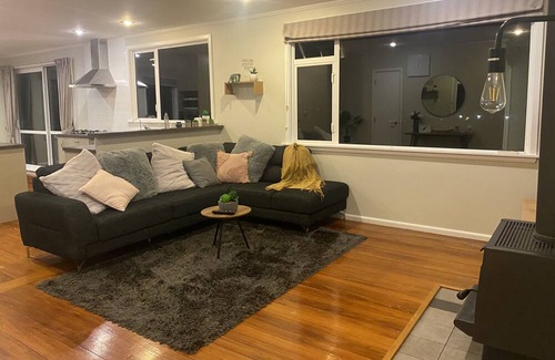 Oamaru Casa | The Sea View BnB