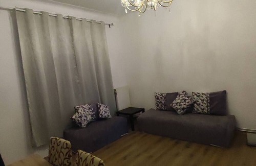 Ganshoren Apartamento | Charming 3 bedroom apartments view of the Koekelberg Basilica