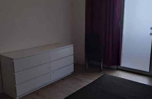 Ganshoren Apartamento | Charming 3 bedroom apartments view of the Koekelberg Basilica