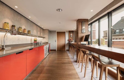 The Hague Center Casa | Welcome to Your Den Haag Hideaway! 3 Spacious Units, Pet-friendly!