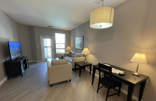 Polaris Apartamento | HOT Spot! Polaris! Great for interns and business travelers!