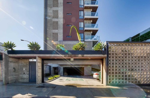 Avenida Revolucion Apartamento | Amazing Apt w/a Pvt Balcony: Lounge-B/Center+Gym