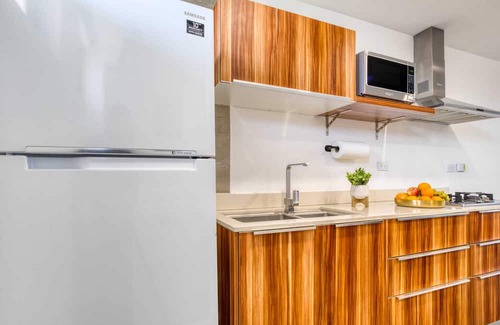 Avenida Revolucion Apartamento | Epic Apt w/Balcony+View | Lounge+Gym+Pool Table