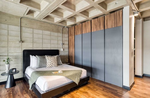 Avenida Revolucion Apartamento | Super Cool Duplex Loft | Best Location | Rooftop