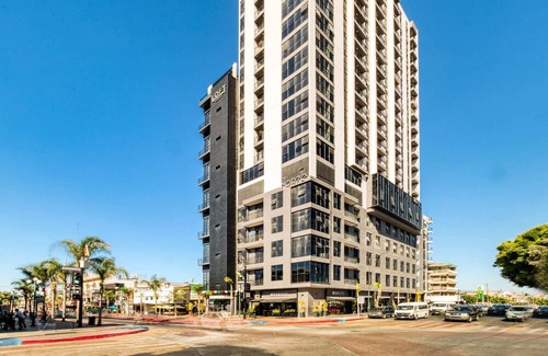 Avenida Revolucion Apartamento | Incredible Apt w/Balcony: GYM+B/Lounge+Indoor Pool