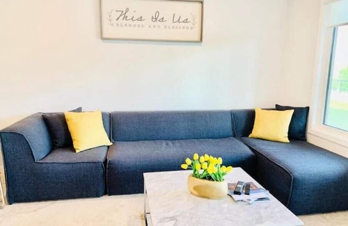 Keith Apartamento | Scenic Waterfront Guest Suite, near Banff & Ski