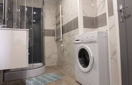 Margny-les-Compiegne Apartamento | Appartement au Rez-de-chaussée Avec Jardin Privé, 600m de la Gare de Compiegne
