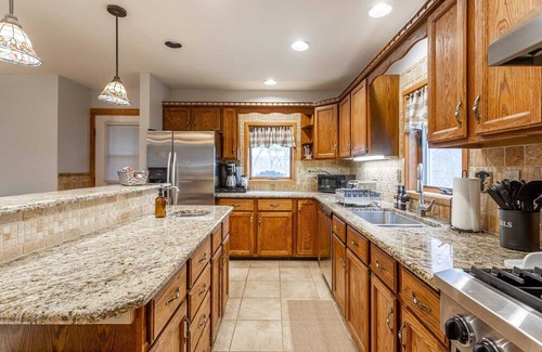 Mount Pocono Casa | Heated Indoor Private Pool | Hot Tub | Game Room