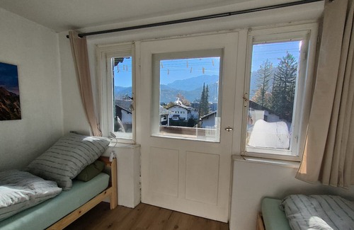 Garmisch-Partenkirchen Apartamento | Apartment 'Ferienwohnungen Alpspitzblick' with Mountain View, Shared Garden and Wi-Fi